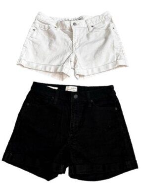 Universal Thread Shorts Bundle Black and White Size 2/26R Great condition!